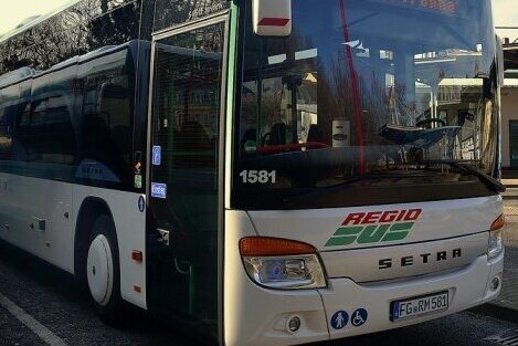 Die Fernbusverbindung von und nach Mittweida wird kurzfristig eingestellt, teilt Regiobus Mittelsachsen am Montag mit.