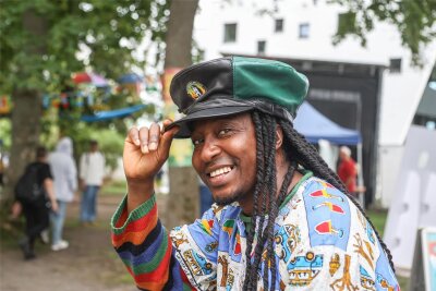 Festival der guten Laune bringt Reggae nach Chemnitz - Als Mitverantwortlicher für das Kukaye-Moto-Reggae-Festival im Haus Arthur in Chemnitz brachte Arba Manillah viel gute Laune und Musik mit.