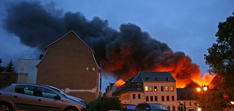 Feuer: Großeinsatz in der Innenstadt von Hohenstein-Ernstthal - 