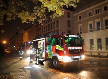 Feuer in Abbruchhaus - Verletzter muss ins Krankenhaus - Eine Person wurde bei dem Brand in dem Haus an der Sonnenstraße verletzt.