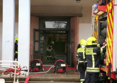 Feuer in der Diesterweg-Schule - 570 Schüler in Sicherheit gebracht - 