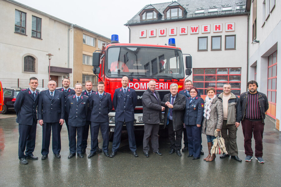 Feuerwehr aus Aue rollt nach Rumänien - 