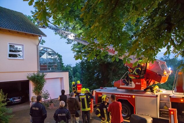 Feuerwehr beseitigt Gefahrenquelle - Die Stadtfeuerwehr Annaberg-Buchholz und die Ortsteilwehren Annaberg und Buchholz waren im Einsatz.