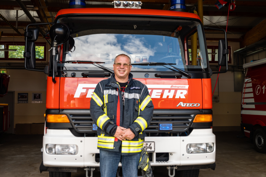 René Schröter ist 51 Jahre alt, seit 1978 bei der Freiwilligen Feuerwehr, inzwischen hat er die Leitung der Stadt- und Ortswehr in Mittweida übernommen.  