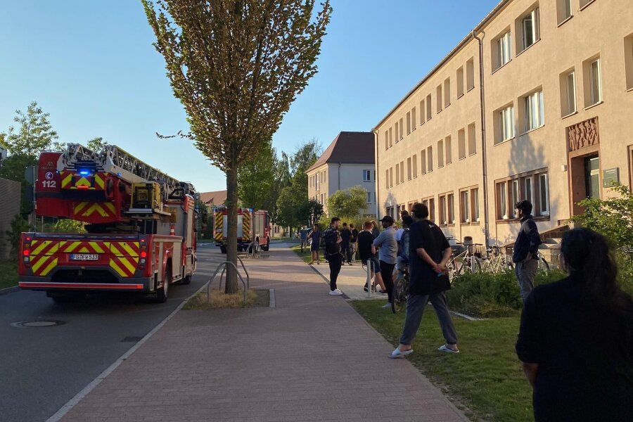 Feuerwehr Freiberg rückt zum Campus aus: Jetzt steht die Ursache fest. - Die Feuerwehr Freiberg rückte am Sonntagabend zu einem Studentenwohnheim an der Winklerstraße aus.