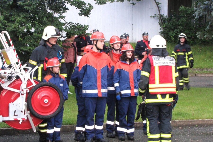 Feuerwehr Geringswalde verjüngt die Reihen der Aktiven - Etliche der in den aktiven Dienst übernommenen Frauen und Männer kommen aus den Reihen der Jugendfeuerwehr.