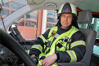 Feuerwehr in Meerane: Bürgermeister gratuliert mit Eierlikör - Kai Götze bleibt Leiter der Freiwilligen Feuerwehr in Meerane. 