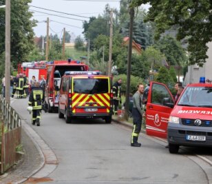 Feuerwehr in Not: Personal fehlt - Bei einem Großeinsatz im Juli 2019 erhielt die Oberwieraer Truppe Unterstützung von den Feuerwehren aus Waldenburg und Meerane. Durch ein Abflussrohr war damals Öl in den Bach gelaufen. 