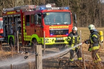Bei Elterlein musste diese Feuerwehr wegen eines Wiesenbrandes ausrücken. 