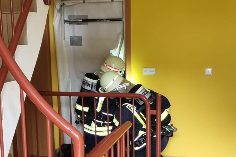 Feuerwehr Penig: Zwei Einsätze an einem Tag - Nach dem Öffnen der Wohnungstür kam den Einsatzkräften Rauch entgegen.