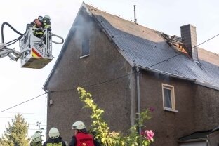 In Siebenlehn brannte am Sonntag ein Dachstuhl. 
