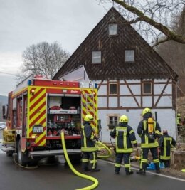 Feuerwehr rückt in Holzhau aus - 50 Feuerwehrleute waren in Holzhau im Einsatz. 