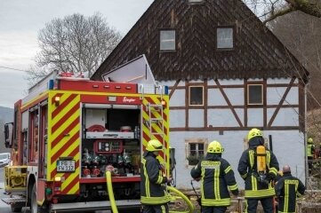 Feuerwehr rückt in Holzhau aus - 50 Feuerwehrleute waren in Holzhau im Einsatz. 