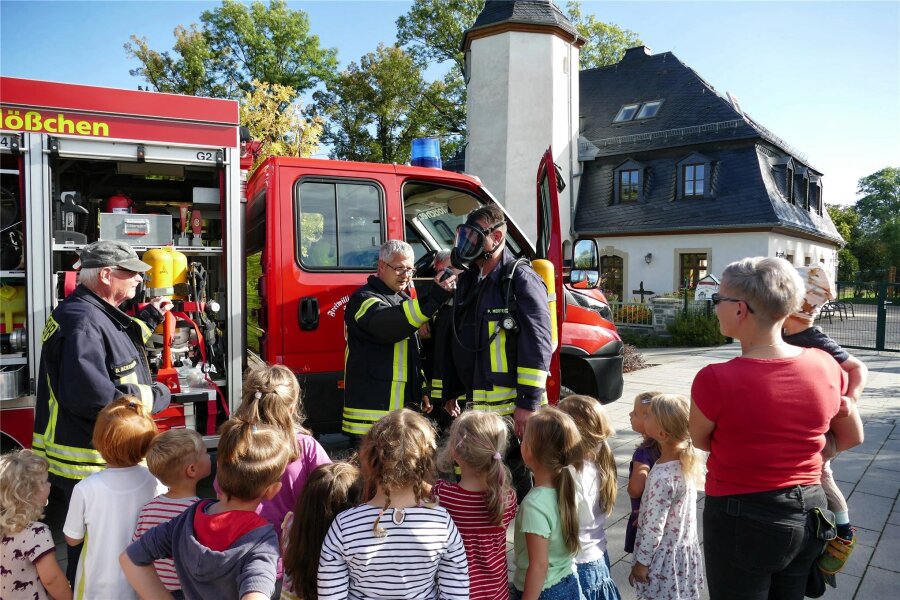 Feuerwehralarm in der Kita Schlößchen - Die Kita-Kinder freuten sich riesig über den Besuch der Freiwilligen Feuerwehr Schlößchen.