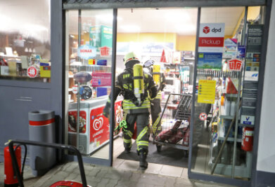 Feuerwehreinsatz an Tankstelle in Hohenstein-Ernstthal - 