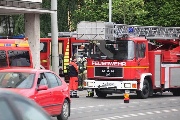 Feuerwehreinsatz im Hochhaus in Zwickau-Marienthal - 