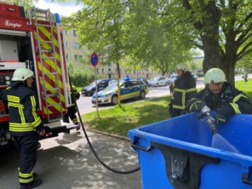 Feuerwehreinsatz in Freiberg: Brandschützer rücken zum Wasserberg auf - 