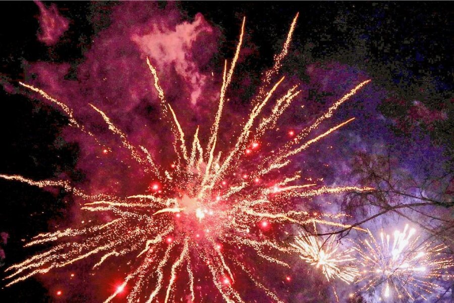 Feuerwerk zum Jahreswechsel: Ellefelder Rat will weiter diskutieren - Wie es in Sachen Feuerwerk zum Jahreswechsel in Ellefeld weitergehen soll, ist noch offen.