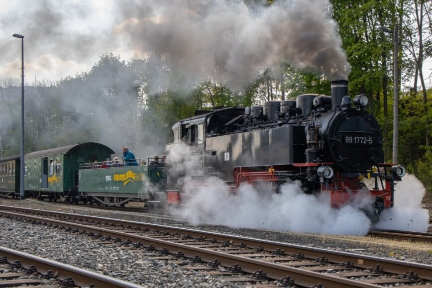 Fichtelbergbahn und Erzgebirgsbahn starten in ihre Jubiläumsjahre - Fichtelbergbahn - Dampflokomotive.
