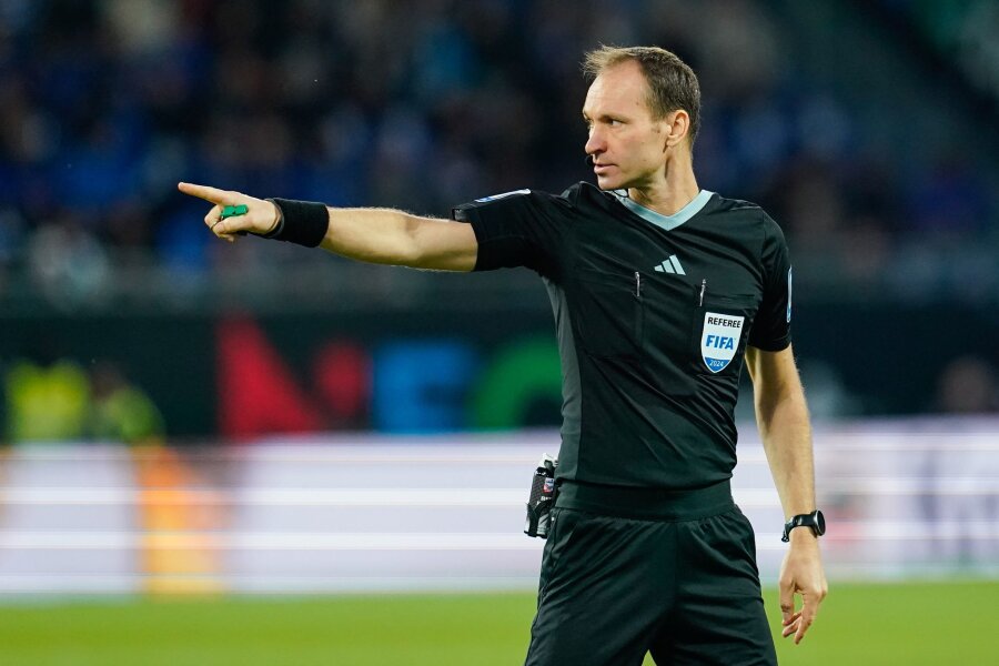 FIFA-Referee Dankert pfeift DFB-Pokalfinale - Schiedsrichter Bastian Dankert leitet am 25. Mai das DFB-Pokalfinale zwischen Bayer Leverkusen und dem 1. FC Kaiserslautern.