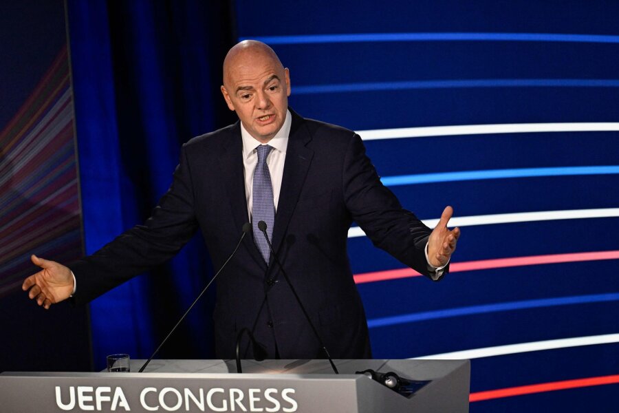 FIFA will Handzeichen für rassistische Vorfälle einführen - Denkt über verschärfte Maßnahmen im Kampf gegen Rassismus nach: Gianni Infantino.