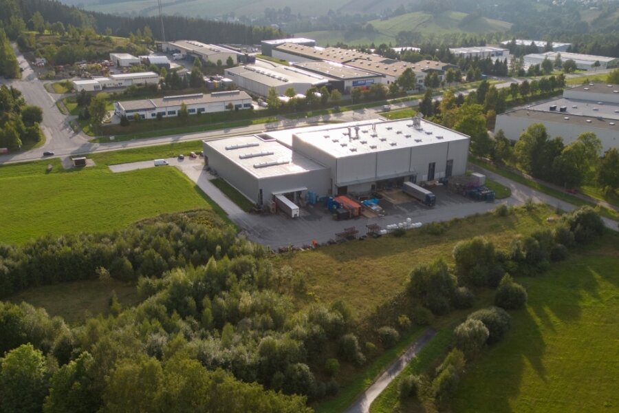 Auf der Fläche unmittelbar an der Ladezone Firma Osteks im Elterleiner Gewerbegebiet wollte die Wellner und Höfer GmbH und Co. KG eigentlich bis Jahresende ihren neuen Standort im Erzgebirge errichten.
