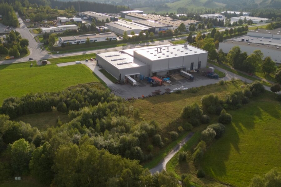 Auf der Fläche unmittelbar an der Ladezone Firma Osteks im Elterleiner Gewerbegebiet wollte die Wellner und Höfer GmbH und Co. KG eigentlich bis Jahresende ihren neuen Standort im Erzgebirge errichten.