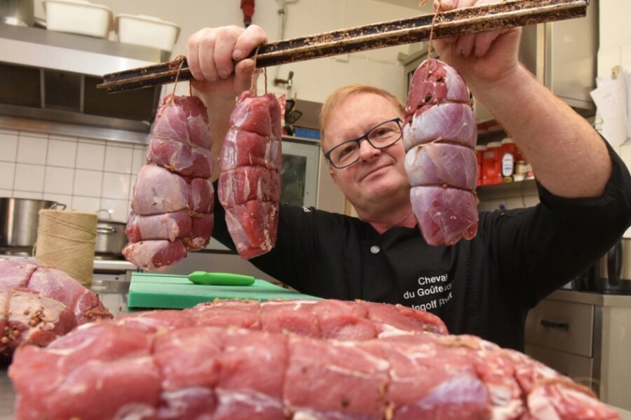 Gourmetfleischer Ingolf Fischer ist in Holland zur Metzgermeisterschaft für seinen Alpaka-Schinken mit dem Hauptpreis für das originellste Produkt ausgezeichnet worden. 