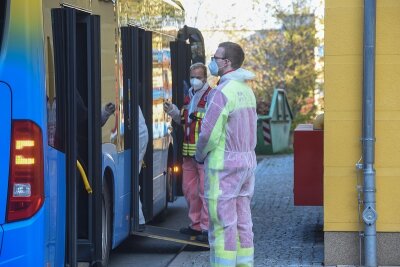 Fliegerbombe in Chemnitz-Markersdorf: Seniorenheime werden evakuiert - Nach dem Fund einer Fliegerbombe im Heckertgebiet, hat im Stadtteil Morgenleite am Donnerstagmittag die Evakuierung zweier Seniorenheime begonnen.