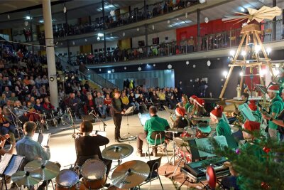 Flöha: Gymnasium und Musikschule machen gemeinsame Sache - Volles Haus: Die traditionelle Weihnachtsrevue im Pufendorfgymnasium ist immer gut besucht.