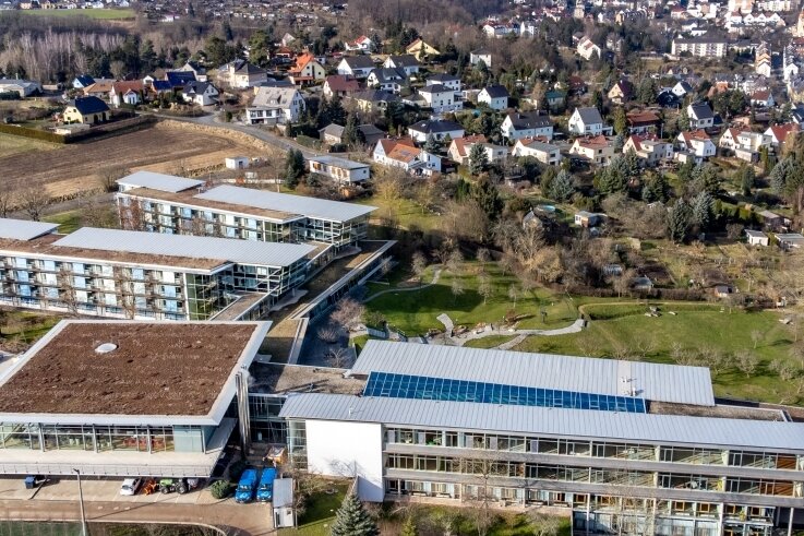 Flüchtlinge ziehen eigene Wohnung vor - Im Ankunftszentrum des Landkreises Mittelsachsen, das im AOK-Bildungszentrum Waldheim eingerichtet wurde, sind zurzeit 300 ukrainische Flüchtlinge untergebracht.