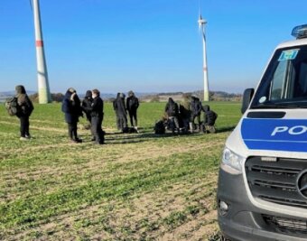 Flüchtlingsstrom an der Grenze - Von der Polizei auf deutschem Hoheitsgebiet aufgegriffene Flüchtlinge. 