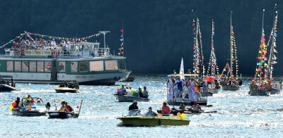 Folge der Corona-Krise: Talsperrenfest Kriebstein abgesagt - Die große Bootsparade vereint die Fahrgastschiffe und Hobbykapitäne auf dem Wasser und ist Teil des traditionellen Talsperrenfestes. Für dieses Jahr ist es nun abgesagt worden.