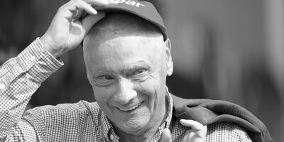 Formel-1-Legende Niki Lauda ist tot -  Der frühere österreichische Formel-1-Fahrer Niki Lauda. Der dreimalige Formel-1-Weltmeister Niki Lauda ist tot. Der Österreicher starb am Montag im Alter von 70 Jahren. 