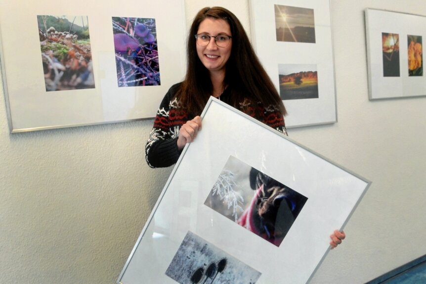 Fotoschau porträtiert vogtländische Natur im Detail - Edwina Hellwich mit ihrer Bildtafel "Eisblumen". Diese beiden Fotografien gehören zu den etwa 30 Naturfotos der jungen Frau, die derzeit im Amtsgericht Auerbach zu sehen sind. 
