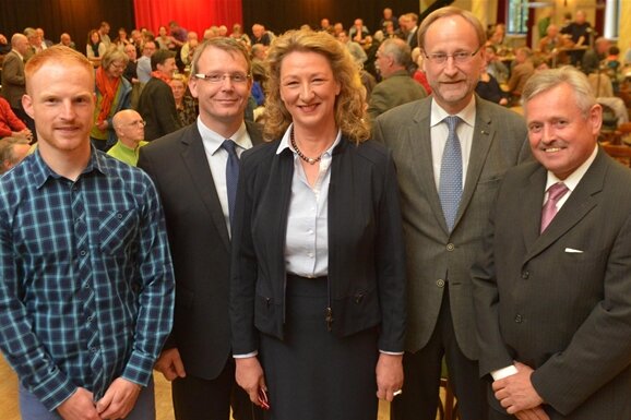 Fragen an die OB-Kandidaten - Die OB-Kandidaten Marcel Dönicke (für die Linke), Sven Krüger (SPD), Andrea Gerlach (parteilos), Holger Reuter (CDU) und Werner Helfen (für die FDP) im Interview.