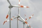 Fragen und Antworten zum grünen Strom - Wer mit einem Anbieterwechsel dafür sorgen möchte, dass der Anteil erneuerbarer Energien bei der Stromerzeugung in Deutschland steigt, muss genau prüfen, wofür er sich entscheidet. (Archivfoto)