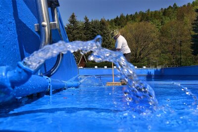 Frankenberg: So stehen die Chancen für die Badesaison in Sachsenburg - In diesem Jahr soll die Saison im Freibad in Sachsenburg nicht wieder ins Wasser fallen.