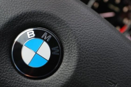 Frankenberg: Unbekannte stehlen BMW im Wert von 40.000 Euro - 