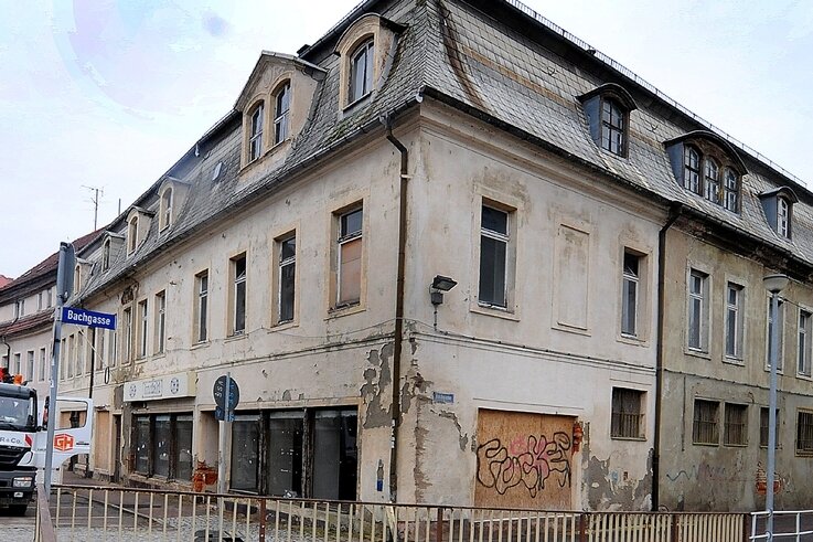 Frankenberg will Kaufhaus-Erwerb abschließen - Geht es nach dem Willen der Stadt, so soll dieser Teil des alten Kaufhauses am Baderberg abgerissen werden.