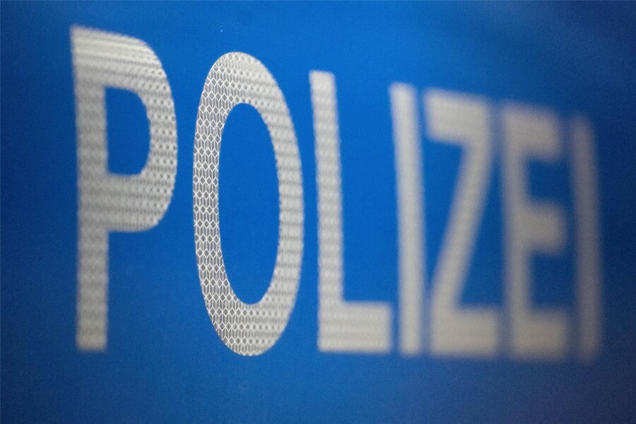Frau bei Unfall in Klingenthal verletzt - Eine Frau ist am Montag bei einem Unfall in Klingenthal verletzt worden.