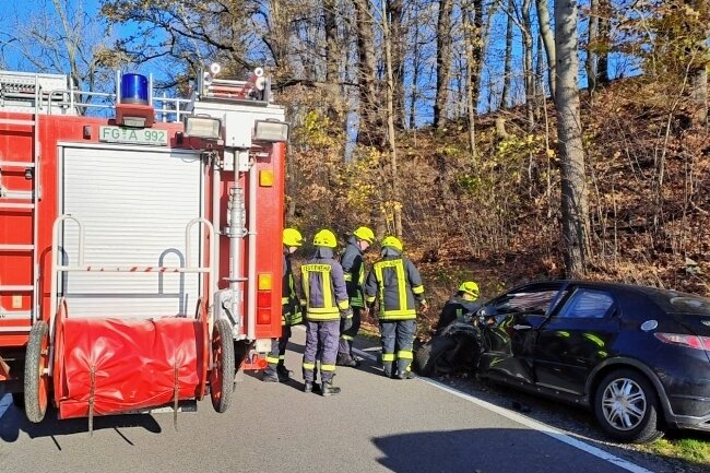 Frau bei Unfall leicht verletzt - Ein Unfall ereignete sich am Montag auf der Straße zwischen Mulda und Lichtenberg. 