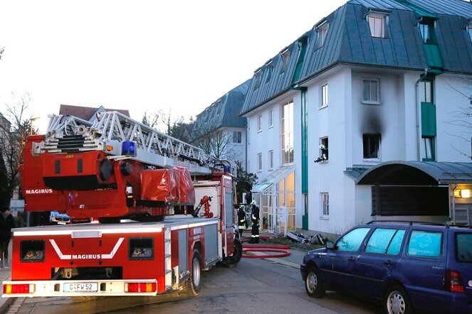 Frau bei Wohnungsbrand in Chemnitz verletzt - 