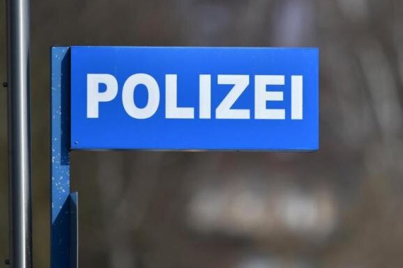 Frau geschlagen - Polizei sucht Zeugen - 