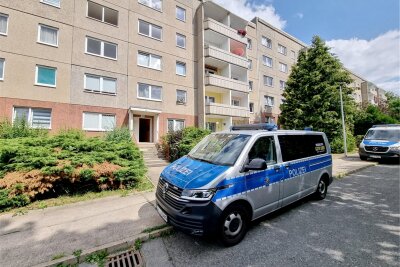Frau in Chemnitz-Hutholz getötet: Anklage gegen 28-Jährigen - Das Opfer wurde in der vierten Etage eines Neubaublocks am Rande des Heckertgebietes gefunden. Im April soll der Prozess beginnen.