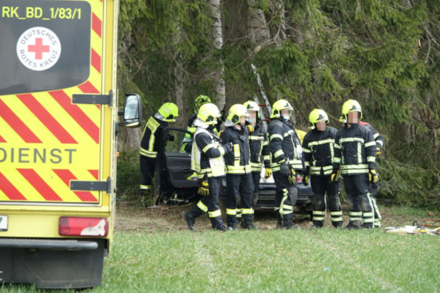 Frau schwer verletzt bei Unfall in Klaffenbach - 
