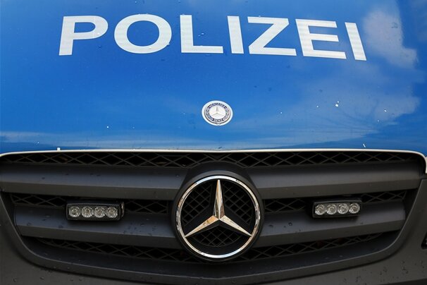 Frauen in Bernsdorf bedrängt - Zeugen gesucht - 