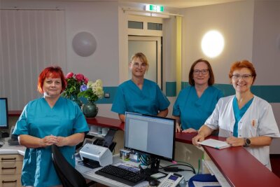 Frauenarztpraxis in Glauchau wieder besetzt - Kerstin Peters, Hebamme Petra Keuche, Christiane Goldammer und Ärztin Anka Wünsche (von links).