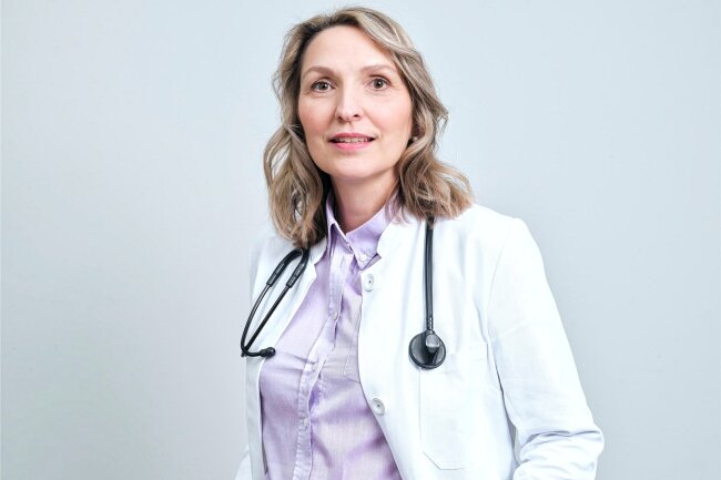 "Frauenherzen erkranken eher an emotionalem Stress" - Prof. Dr. Sandra Eifert ist Herzchirurgin am Herzzentrum Leipzig und widmet sich zudem der Gendermedizin.