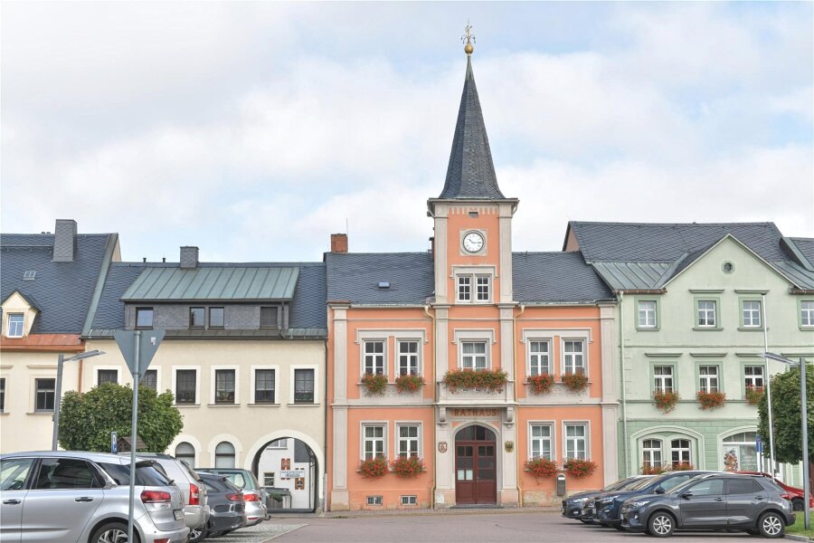 Frauenstein verkauft Garagenstandorte - Im Frauensteiner Stadtrat, im Bild das Rathaus, stehen am Montagabend zahlreiche Beschlüsse an.